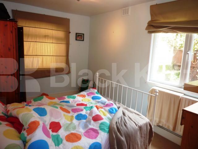 			NEW INSTRUCTION!, 2 Bedroom, 1 bath, 1 reception Flat			 Cheverton Road, WHITEHALL PARK